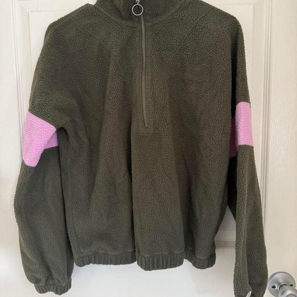 Abercrombie-fitch Women's Green and Khaki Sweatshirt